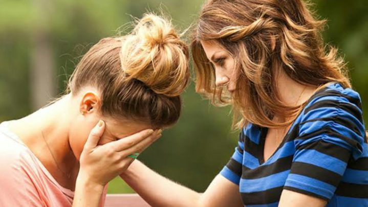 How To Console What To Say To A Friend Going Through Heartbreak 