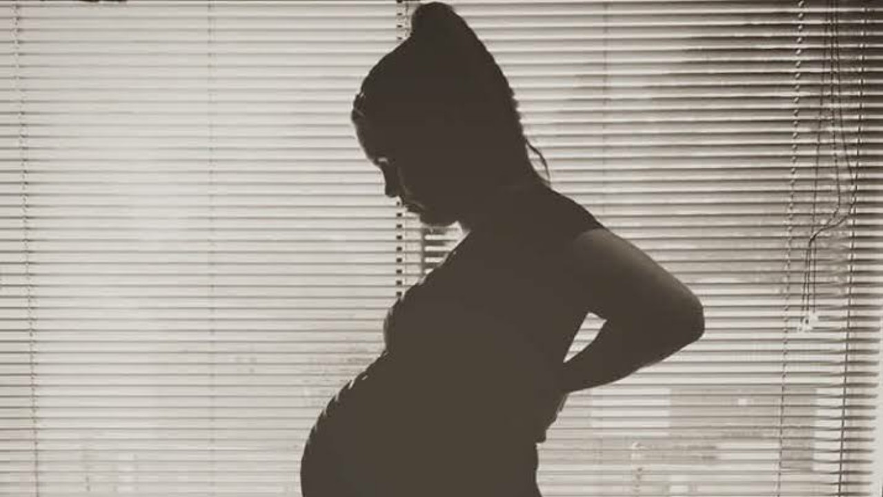 ways-to-hide-your-pregnancy-symptoms-successyeti