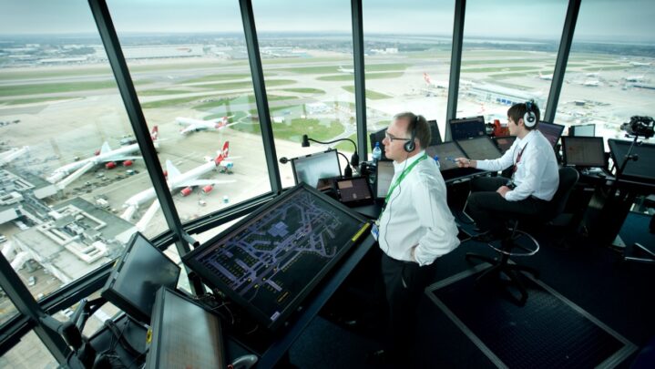 What Does It Take To Work As An Air Traffic Controller? - SuccessYeti